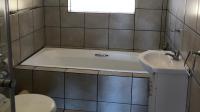 Bathroom 1 - 6 square meters of property in Noordheuwel