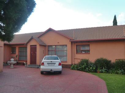 4 Bedroom House for Sale For Sale in Brakpan - Home Sell - MR30357