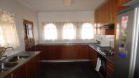 Kitchen - 17 square meters of property in Lenasia South