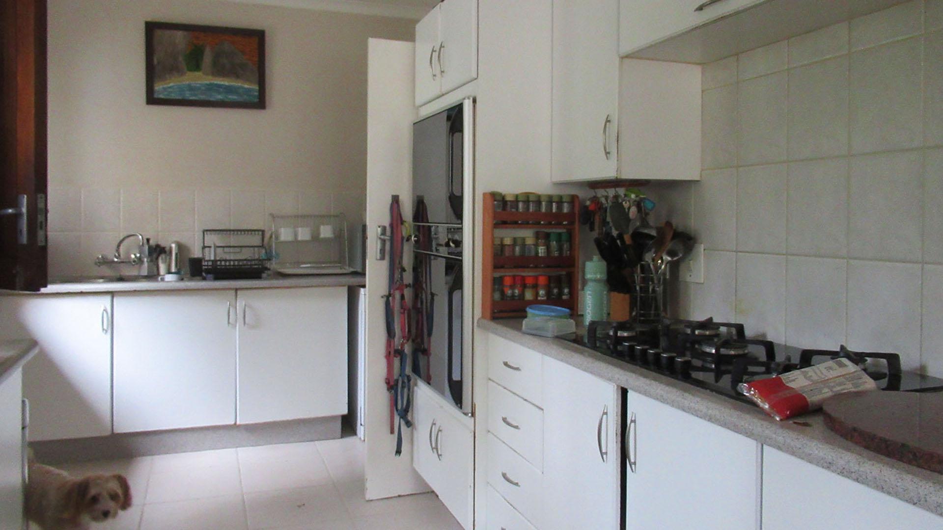 Kitchen - 11 square meters of property in Witkoppen