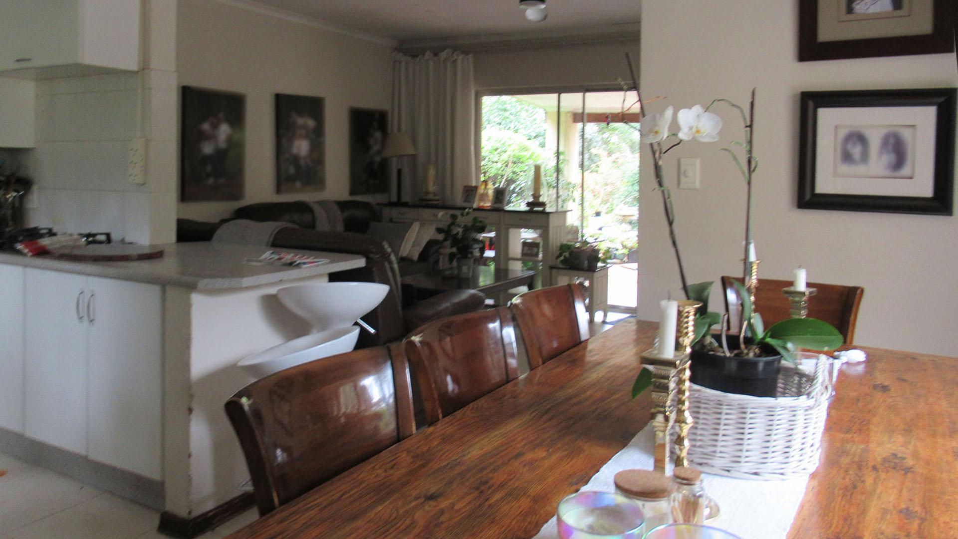 Dining Room - 10 square meters of property in Witkoppen