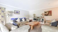 Lounges - 49 square meters of property in Witkoppen