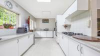 Kitchen - 11 square meters of property in Witkoppen