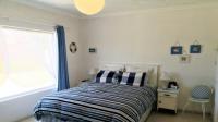 Main Bedroom - 19 square meters of property in Beacon Bay