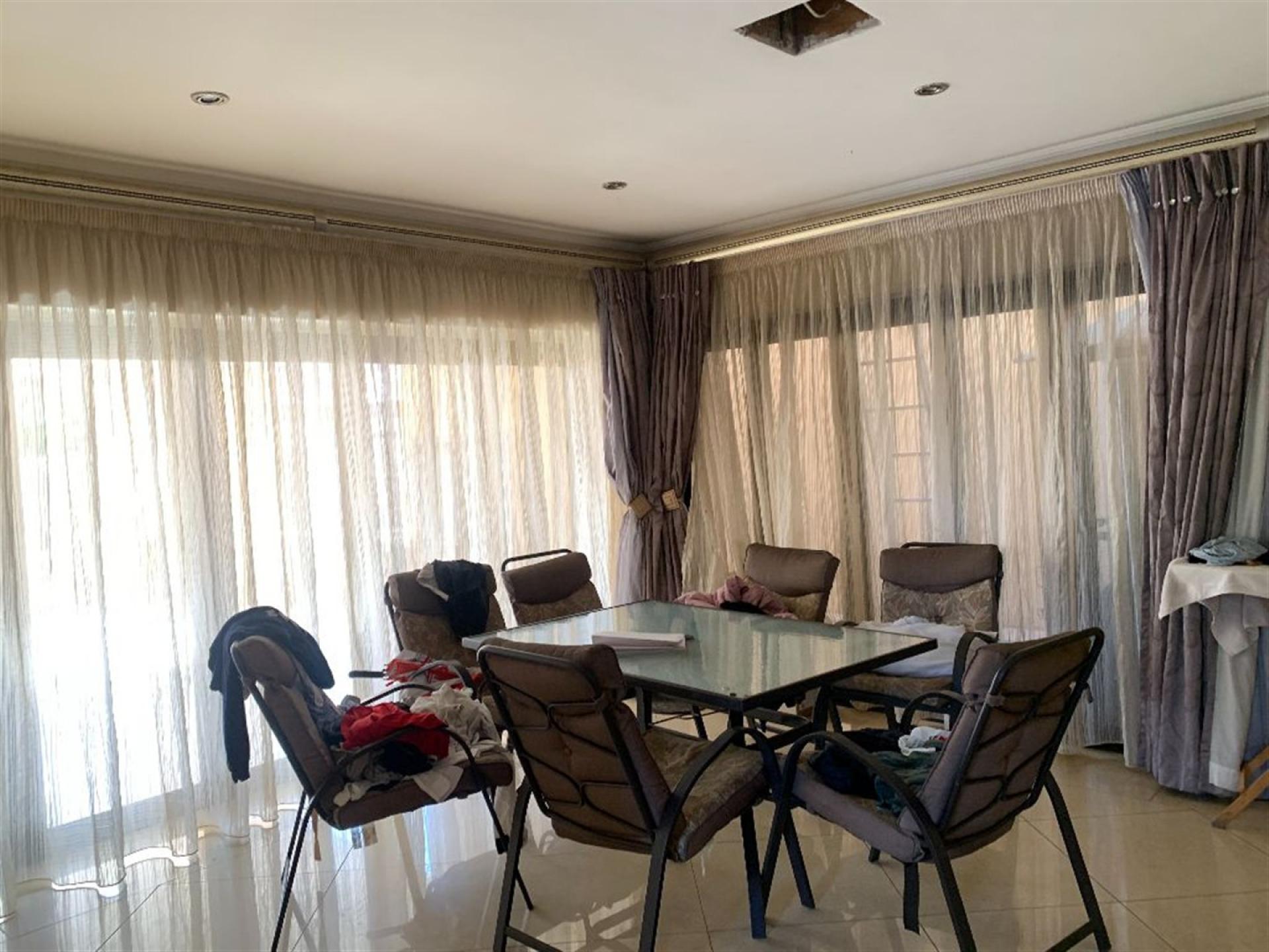 Dining Room of property in Savannah Country Estate