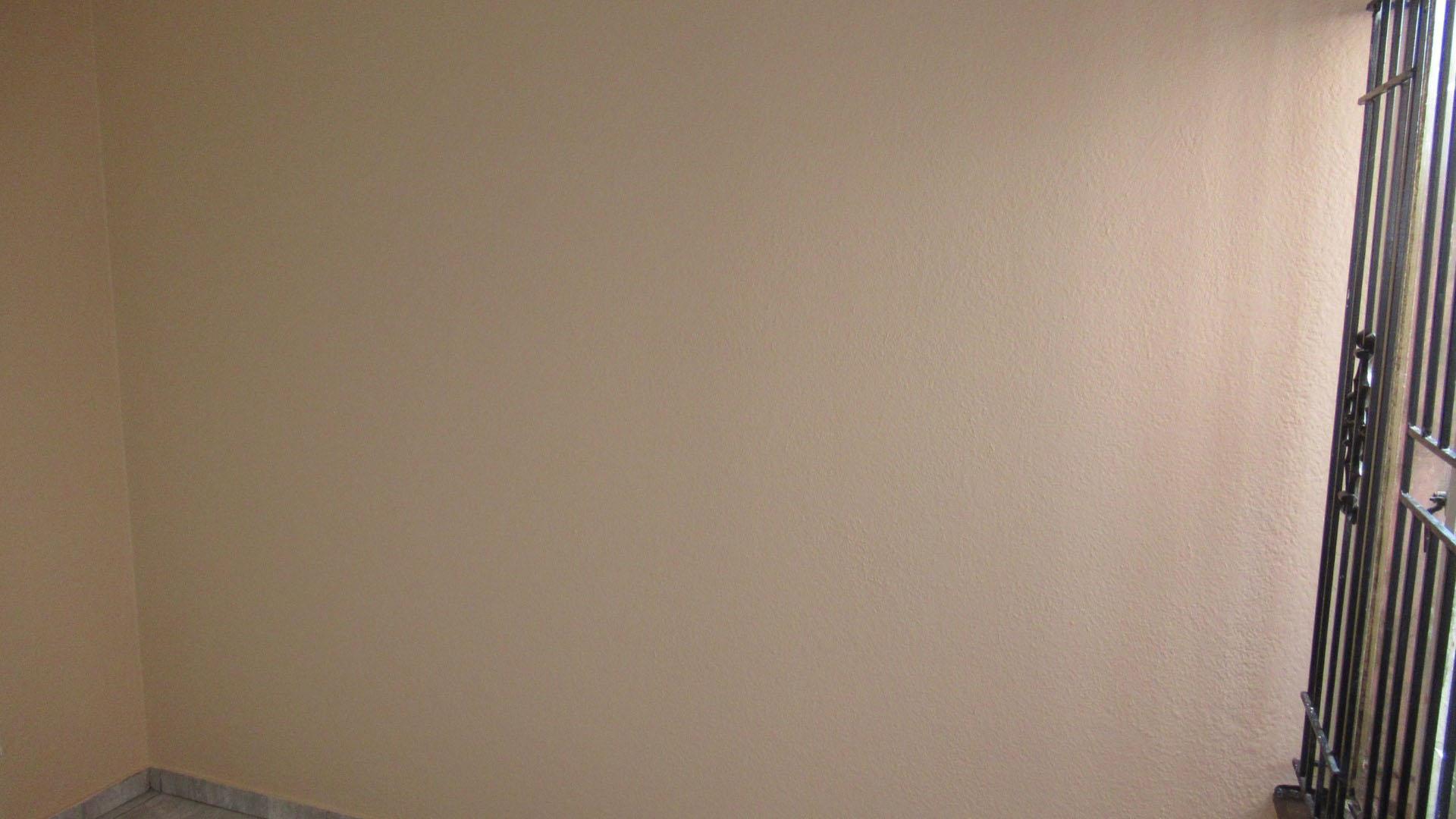 Bed Room 2 - 11 square meters of property in Jeppestown