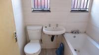 Bathroom 1 - 4 square meters of property in Jeppestown