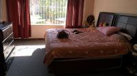 Main Bedroom - 34 square meters of property in Bonaero Park
