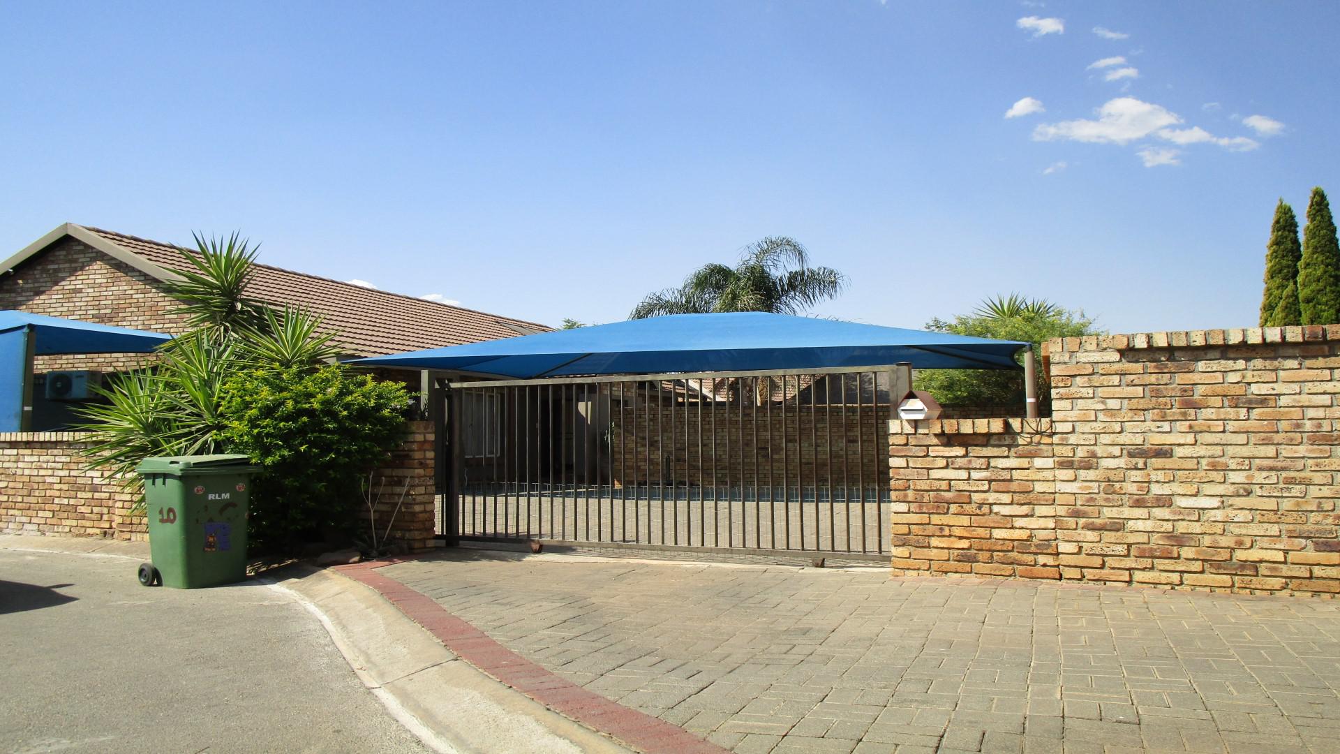 Front View of property in Waterval East