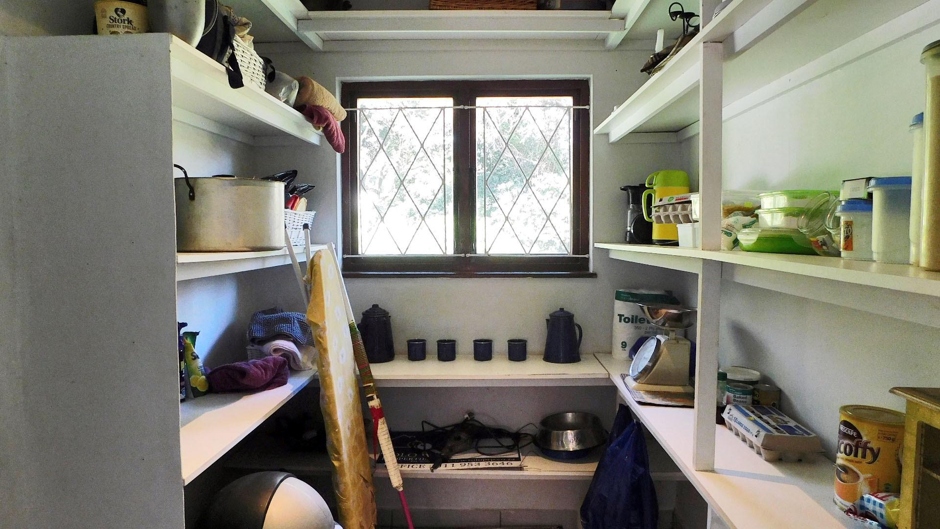 Spaces - 36 square meters of property in Umtentweni