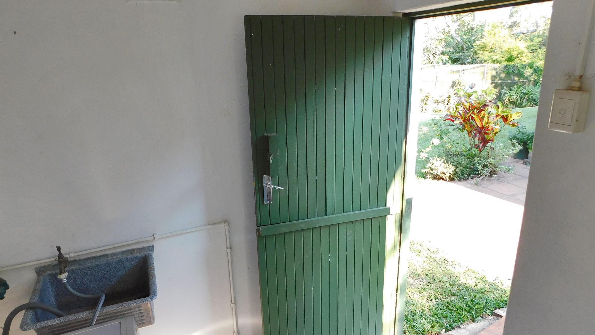 Scullery - 6 square meters of property in Umtentweni