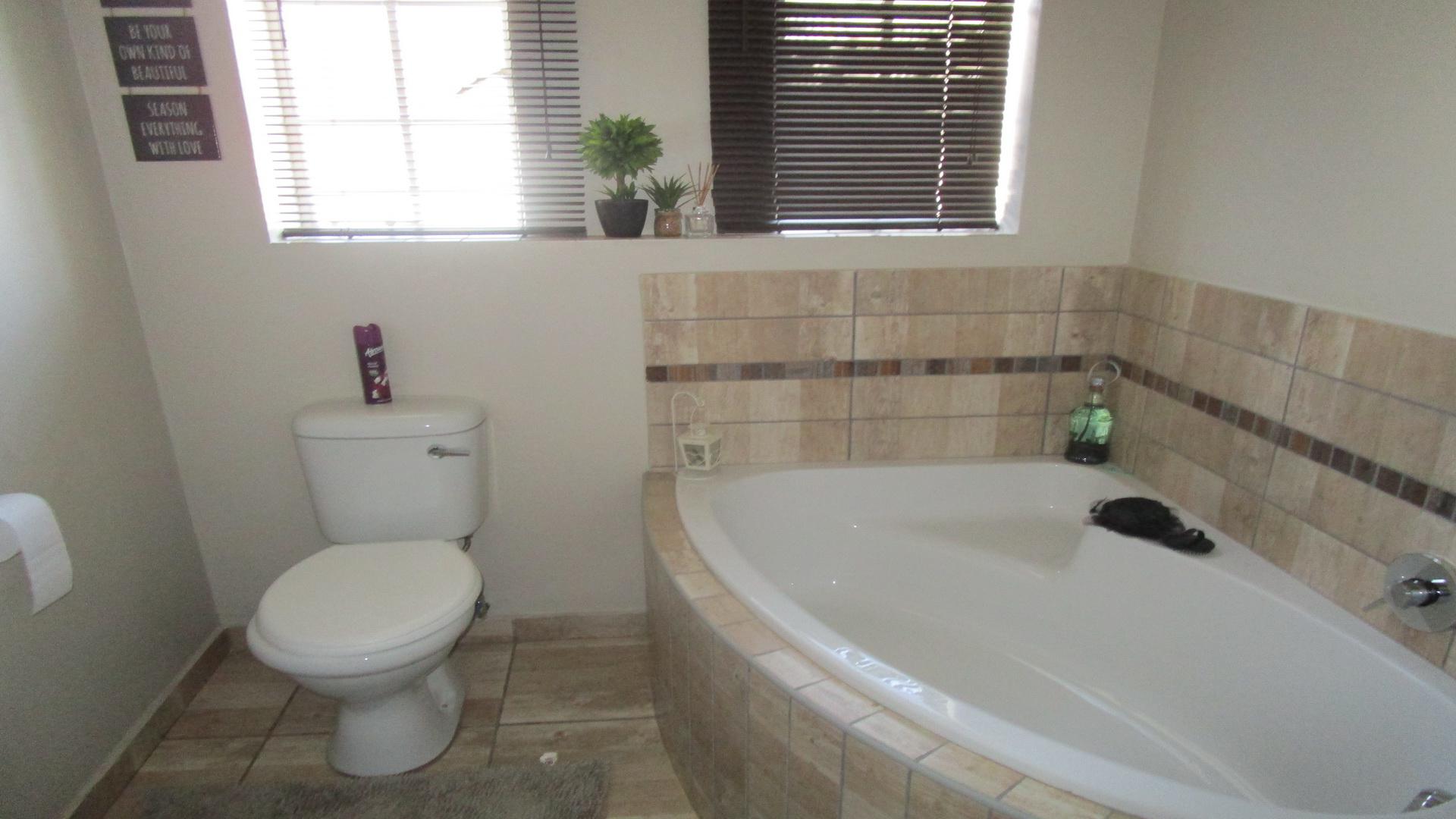 Bathroom 1 - 6 square meters of property in Waterval East