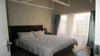 Main Bedroom - 17 square meters of property in Waterval East