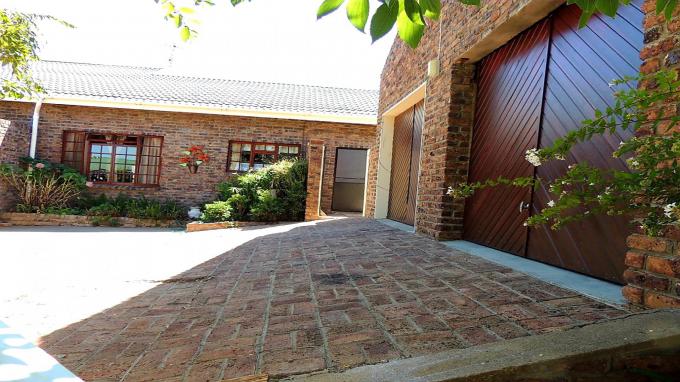 3 Bedroom House for Sale For Sale in Cradock - Private Sale - MR304783