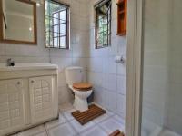 Main Bathroom - 6 square meters of property in Winston Park 
