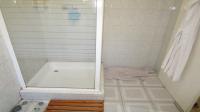 Main Bathroom - 6 square meters of property in Winston Park 
