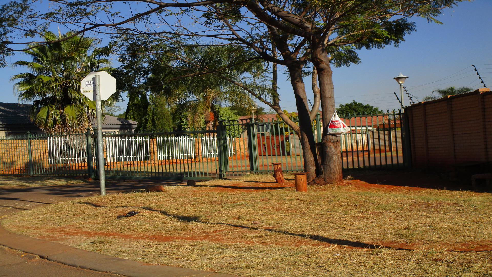 Front View of property in The Orchards