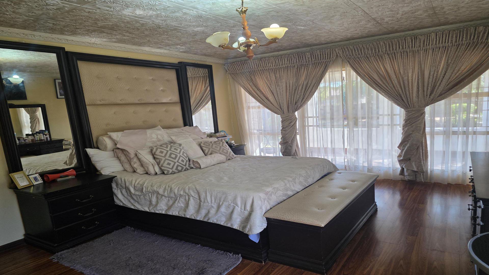 Bed Room 4 of property in Mooinooi