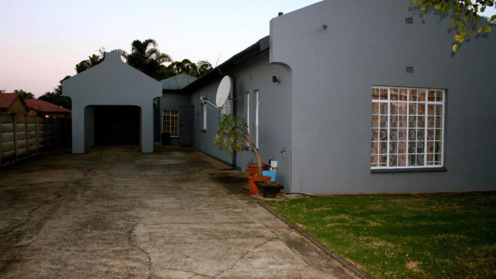 Front View of property in Vryheid