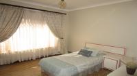 Bed Room 1 - 13 square meters of property in Greenhills