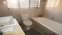 Bathroom 1 - 6 square meters of property in Greenhills