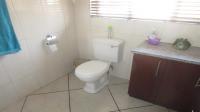 Main Bathroom - 7 square meters of property in Greenhills