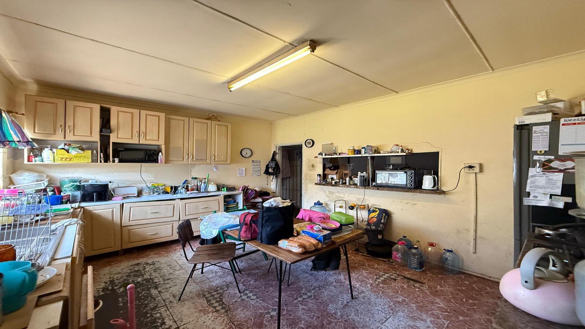 Kitchen of property in Shirley Park