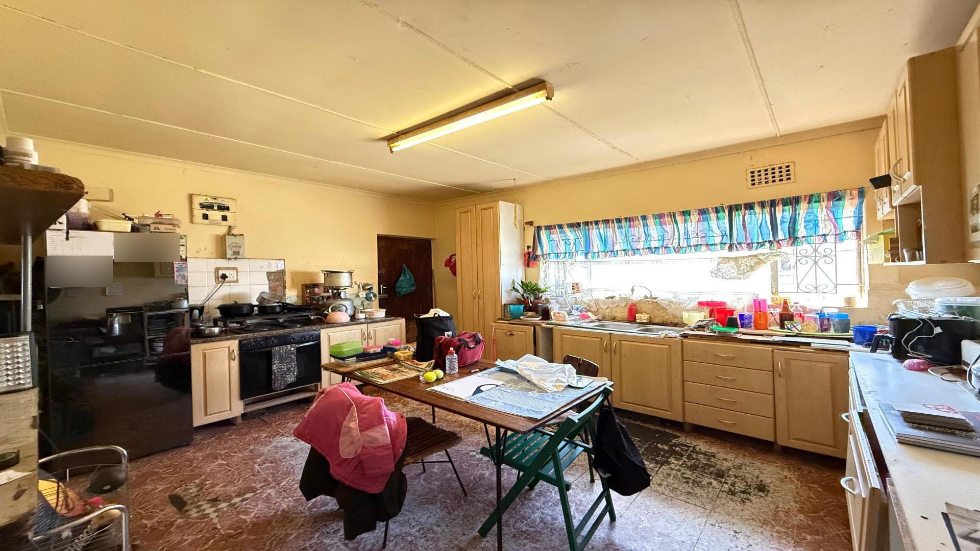 Kitchen of property in Shirley Park