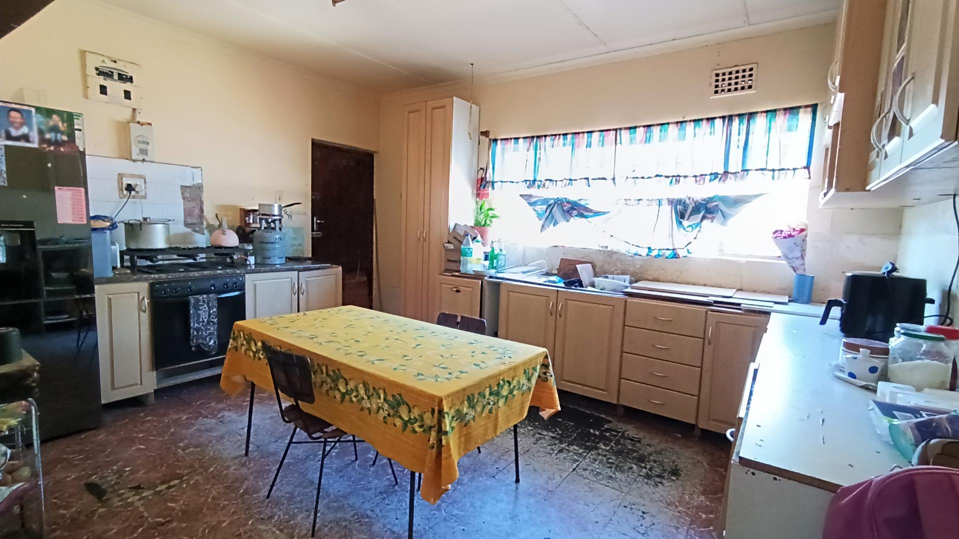 Kitchen - 18 square meters of property in Shirley Park