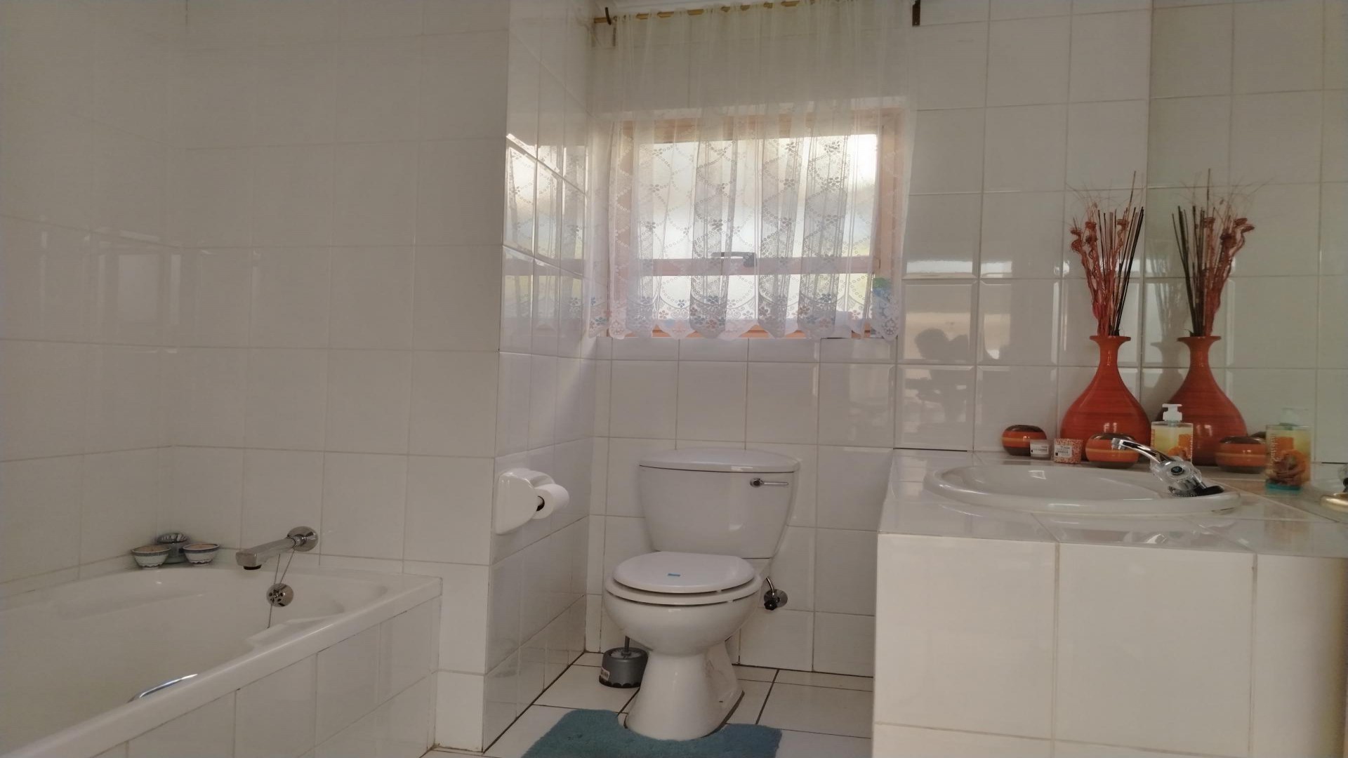 Bathroom 1 - 6 square meters of property in Parkmore