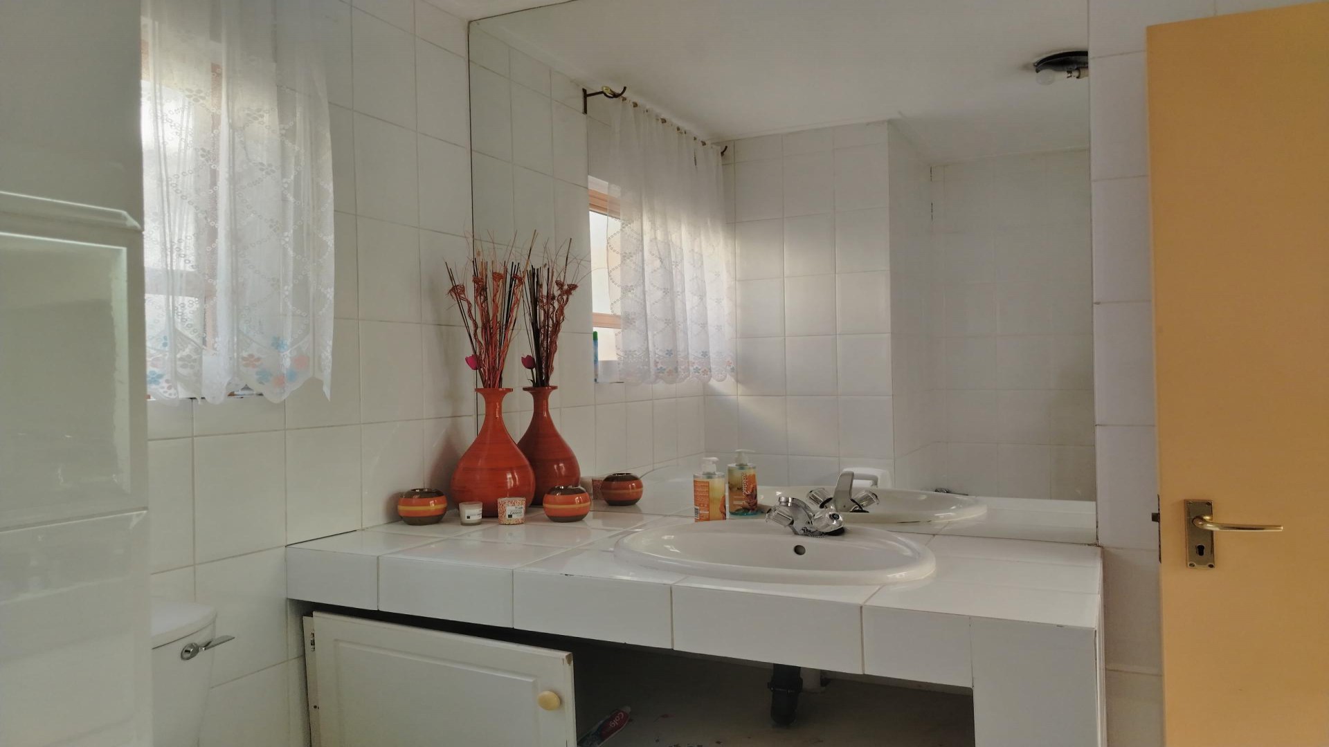 Bathroom 2 of property in Parkmore