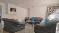 Lounges - 19 square meters of property in Parkmore