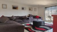 Lounges - 19 square meters of property in Parkmore
