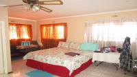 Main Bedroom - 25 square meters of property in Lenasia South