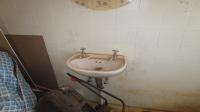 Staff Bathroom - 3 square meters of property in Lenasia South
