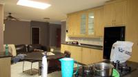 Kitchen - 32 square meters of property in Cashan