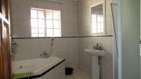 Bathroom 1 - 11 square meters of property in Cashan