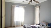 Bed Room 1 - 16 square meters of property in Cashan