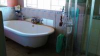 Main Bathroom of property in Vaal Oewer