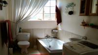 Bathroom 1 of property in Vaal Oewer