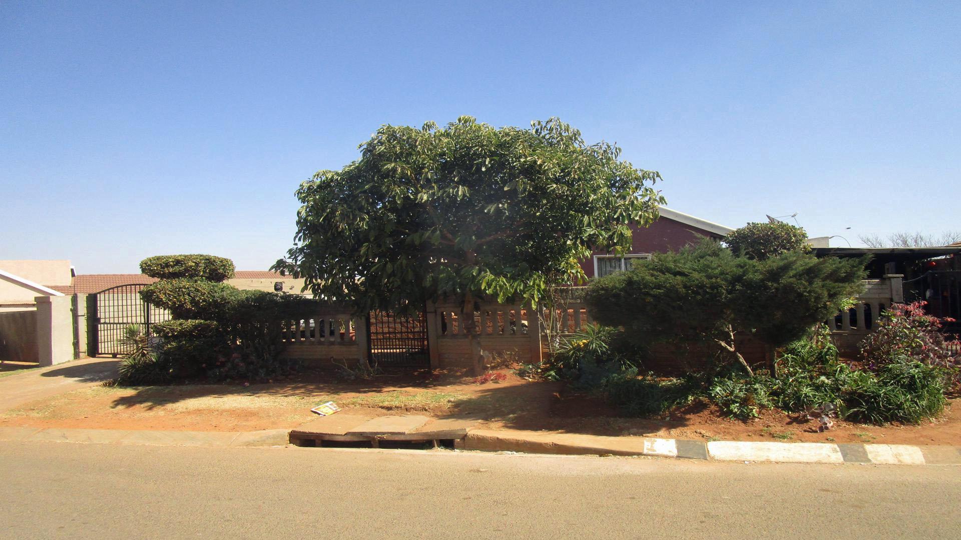 Front View of property in Lenasia South