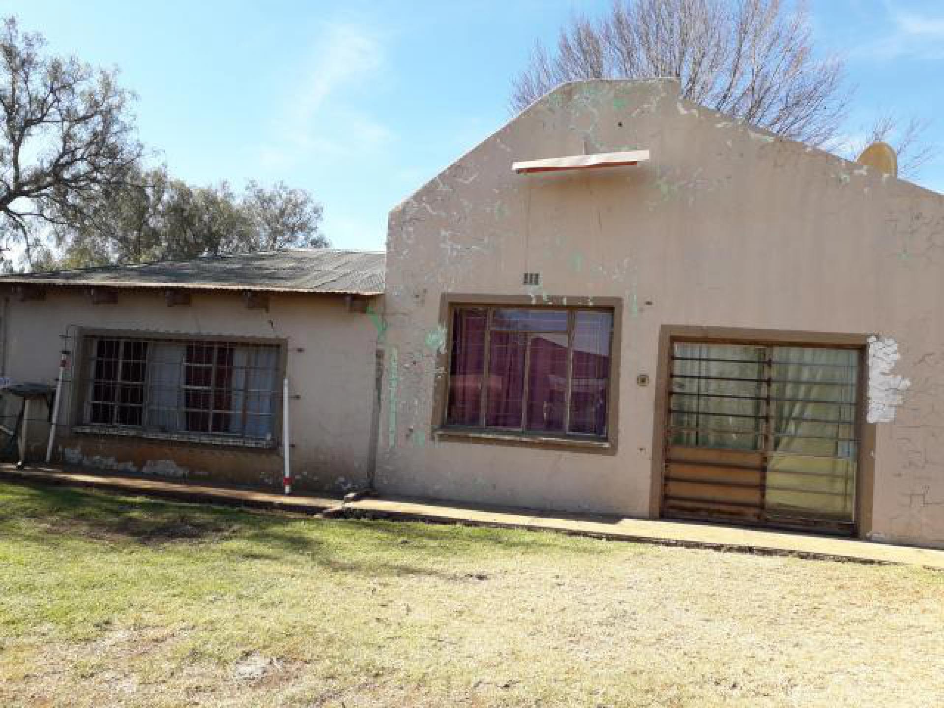 Front View of property in Balfour