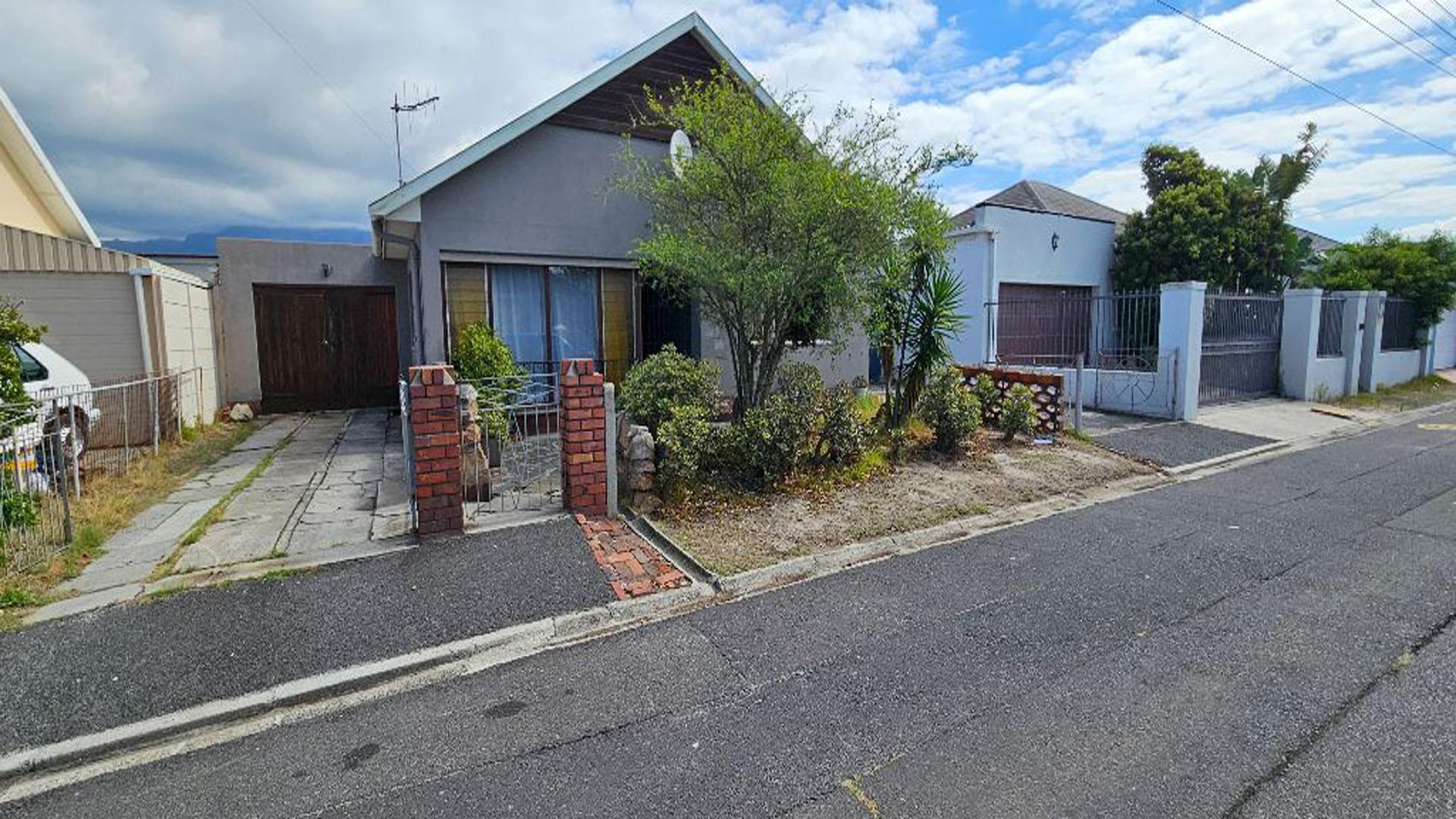 Front View of property in Athlone
