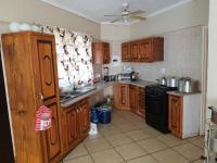 Kitchen of property in Three Rivers