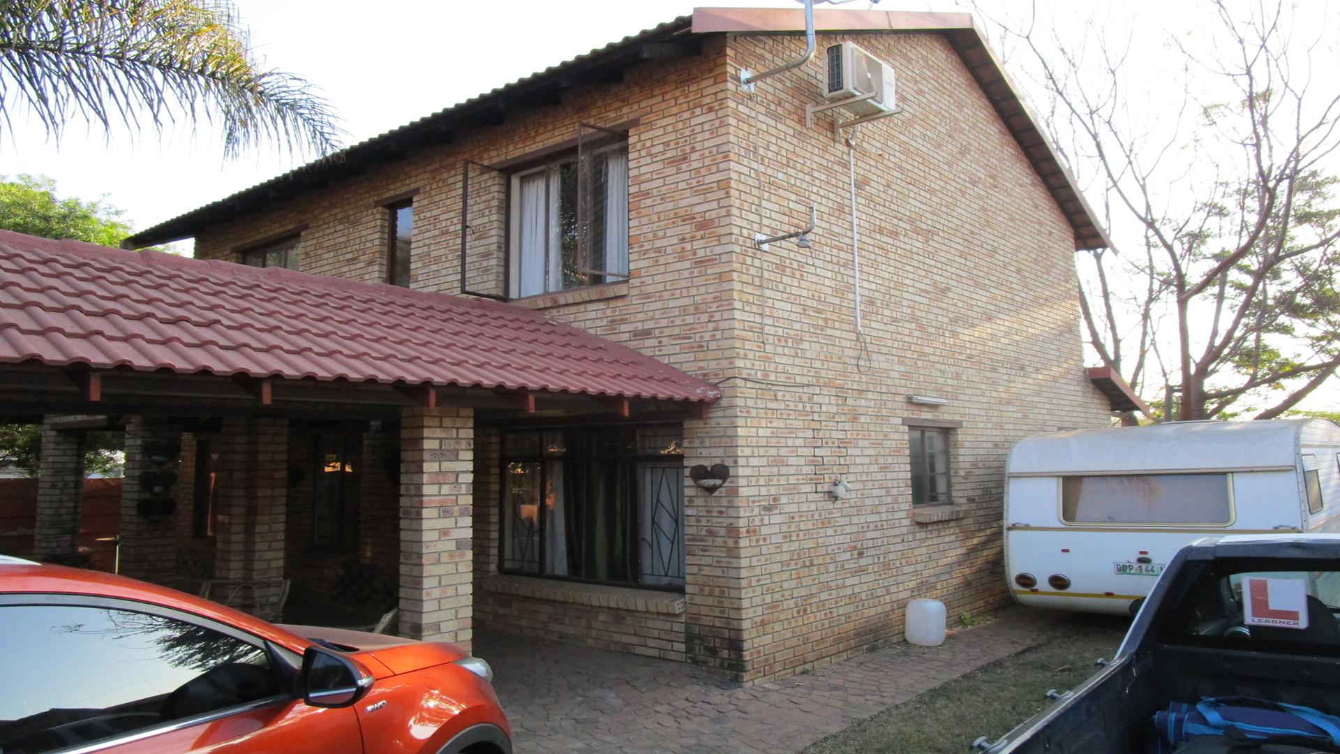 Front View of property in Rustenburg Oos-Einde