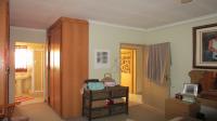 Main Bedroom - 20 square meters of property in Rustenburg Oos-Einde