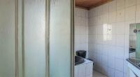 Main Bathroom - 18 square meters of property in Lenasia South