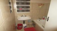 Bathroom 1 - 3 square meters of property in Whitney Gardens