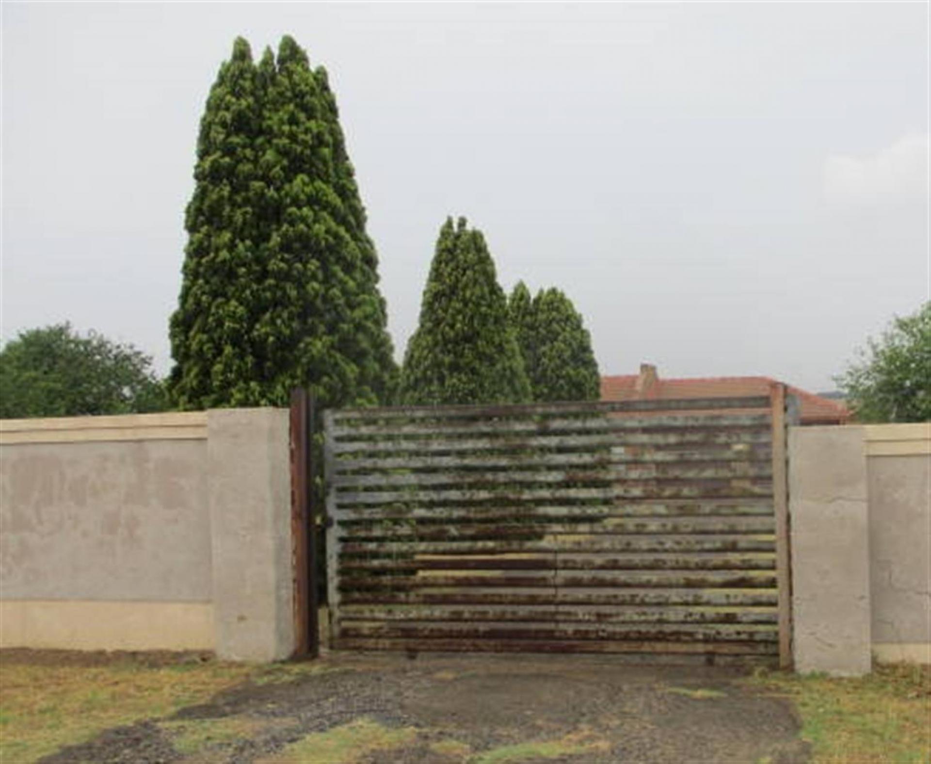 Front View of property in Emalahleni (Witbank) 