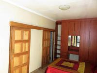 Bed Room 1 of property in Sunward park